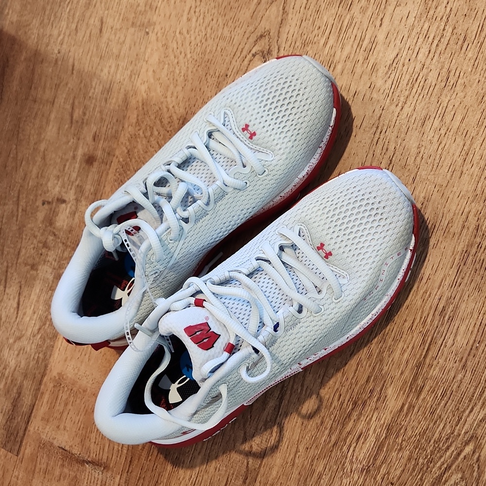 New without box under armour Wisconsin infinites hovr. Women's size 10 men's 8.5